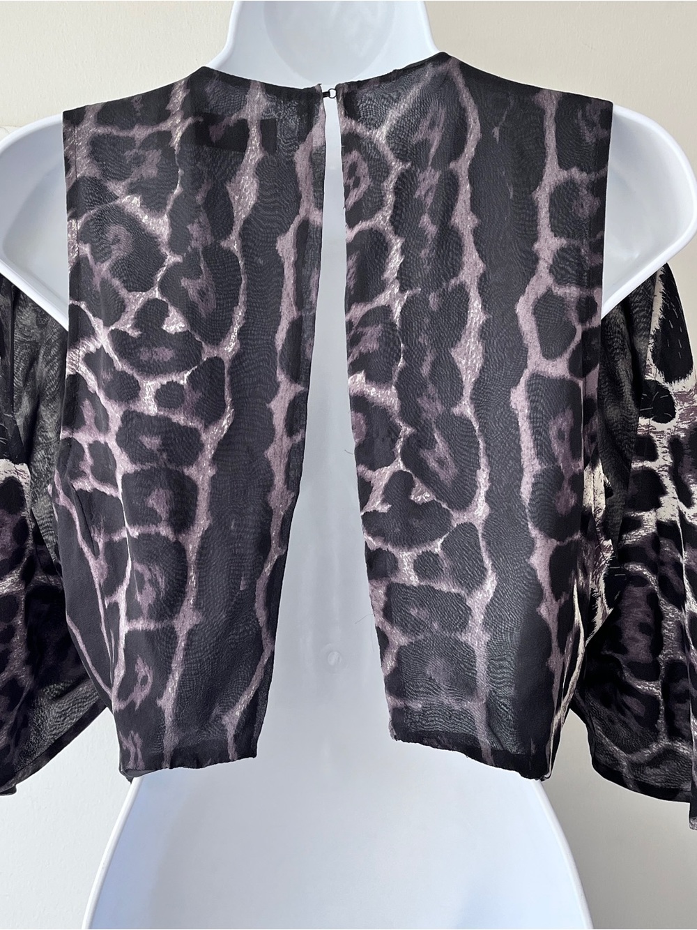 Y2K Yves Saint Laurent Leopard Print Silk Kimono Sleeve Open Back Crop Top Sz S - Picture 7 of 9